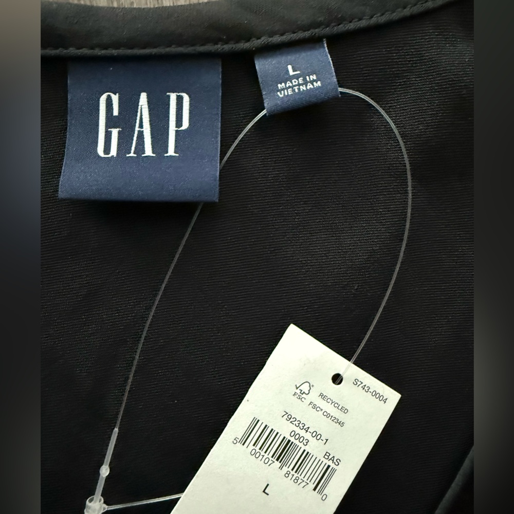 GAP Black Satin Tank Top, size Large - NWT - Picture 2 of 3
